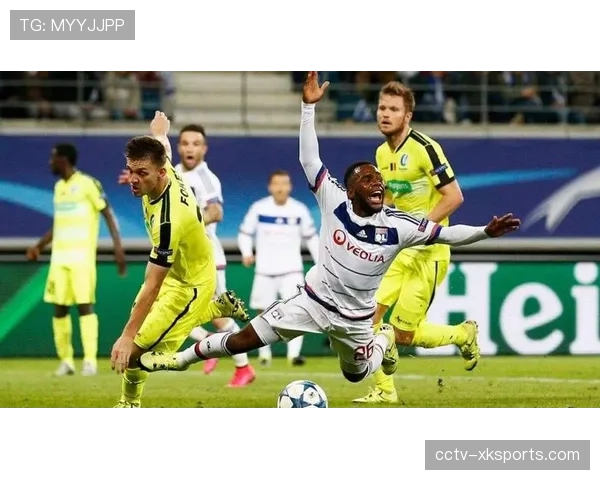 斯特拉斯堡vs南特：一场充斥着犯规与转换的比赛，节奏屡被打断